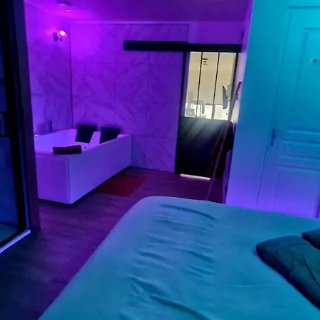 L&a And Spa, Baignoire Jacuzzi * Montigny-sur-Vence