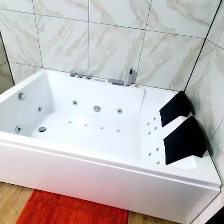 Apartamento L&a And Spa, Baignoire Jacuzzi